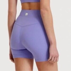 Vuori Studio Pocket High Waisted Bike Shorts Violet Lavender Sz Small💎EUC